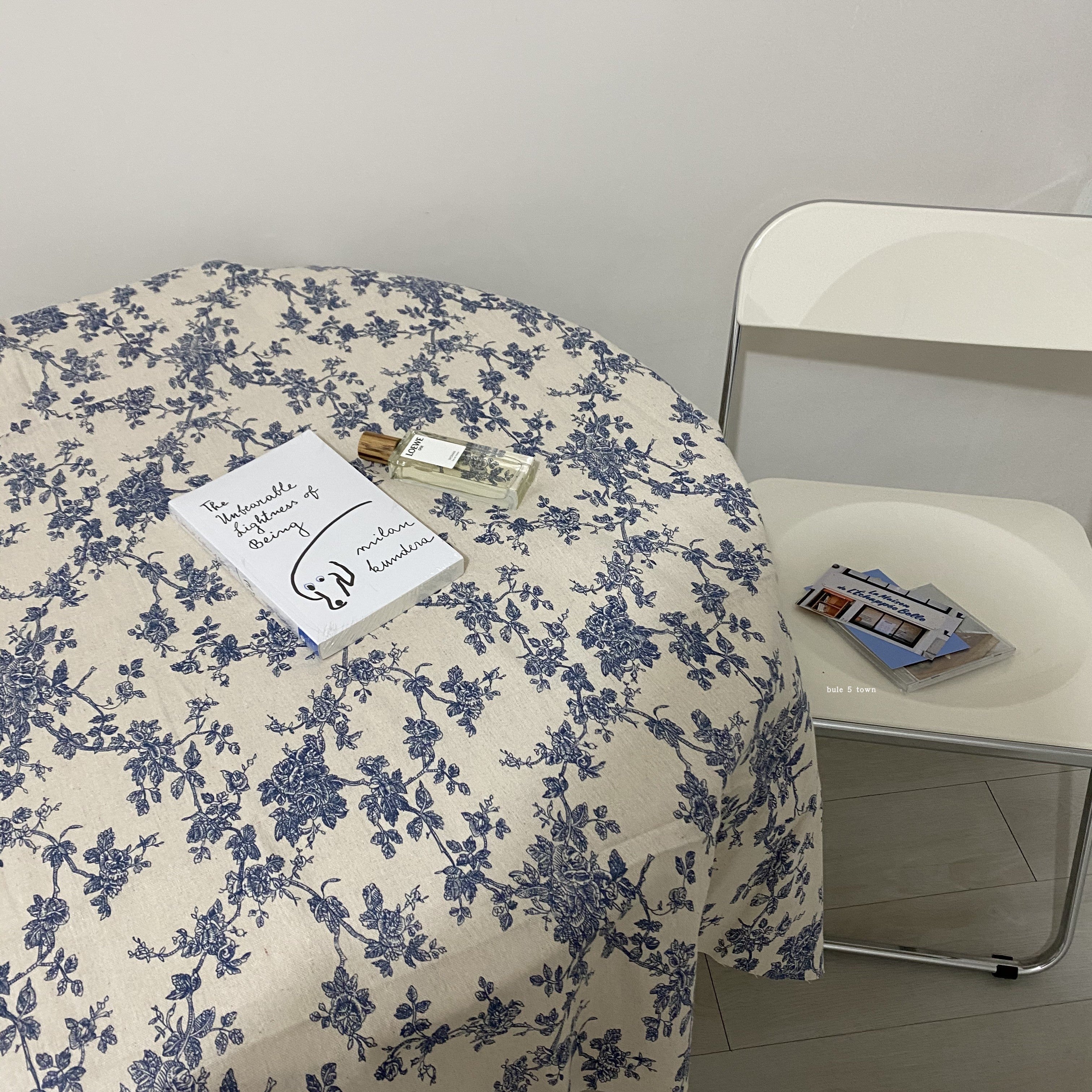 Tischdecke mit blauem Rosen-Blumenmuster, Vintage-Baumwoll-Leinen-Stil, perfekt zum Essen oder Picknicken